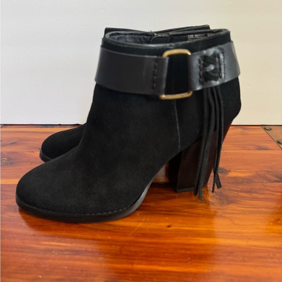 Kensie Massey Women’s Black Suede Ankle Booties Fringe Block Heel Size 9.5 - Picture 2 of 9